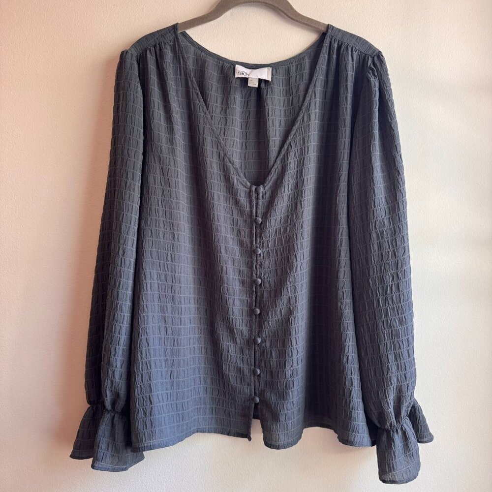 V-Neck Textured Button Blouse 1X Gray/Green Long Sleeve Boho Chic Crinkle Top - Picture 3 of 8